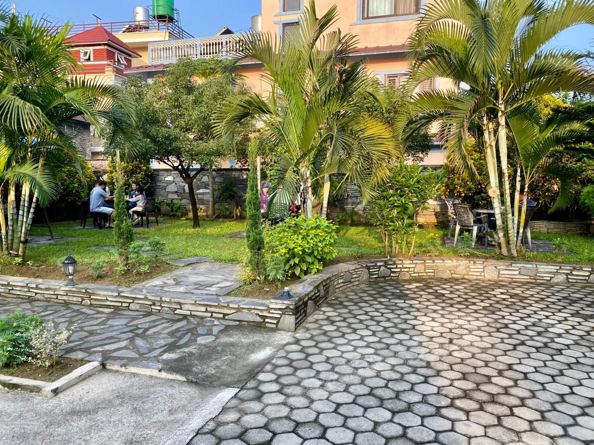 Hotel K2 Pokhara Exterior foto